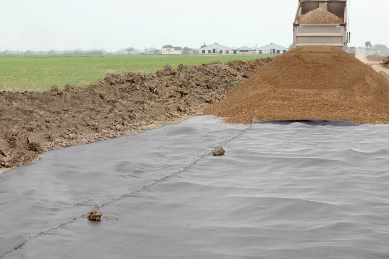 HOW DO GEOTEXTILES ENHANCE SOIL STABILITY AND PREVENT EROSION?